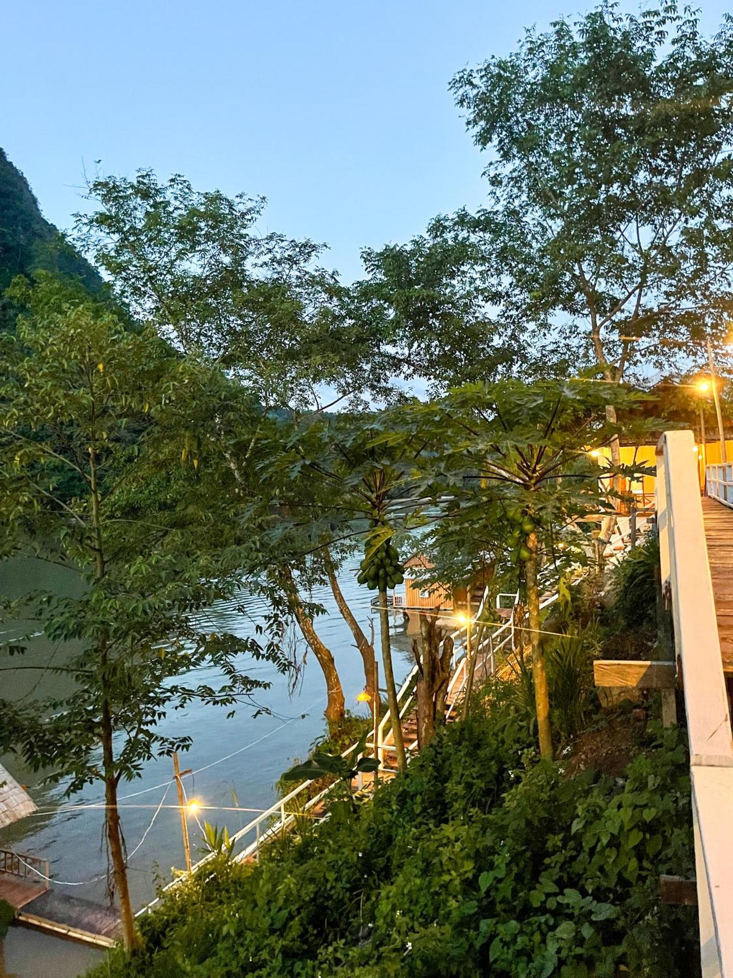 Nongkhiaw The Float House Otel Dış mekan fotoğraf