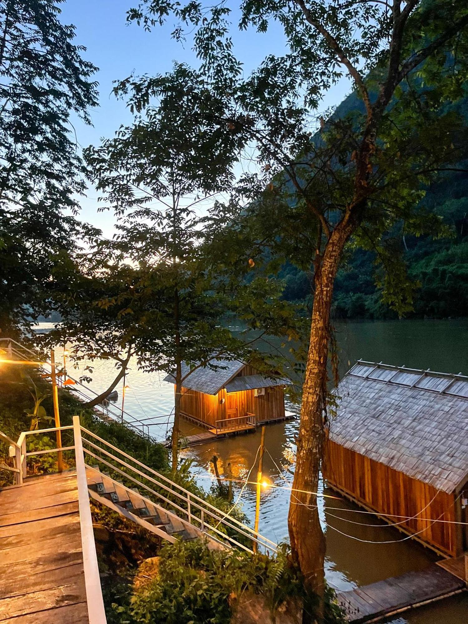 Nongkhiaw The Float House Otel Dış mekan fotoğraf