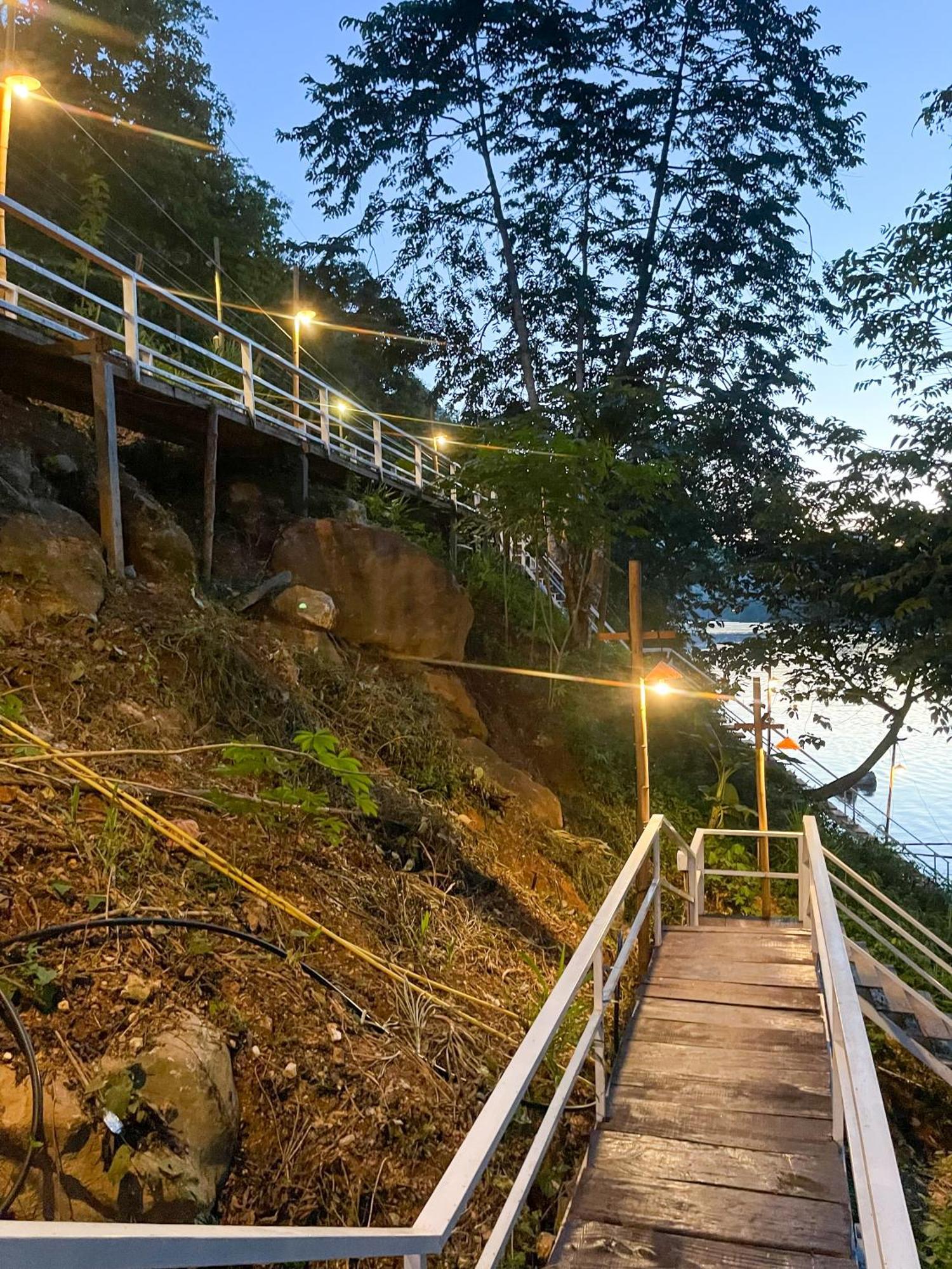 Nongkhiaw The Float House Otel Dış mekan fotoğraf