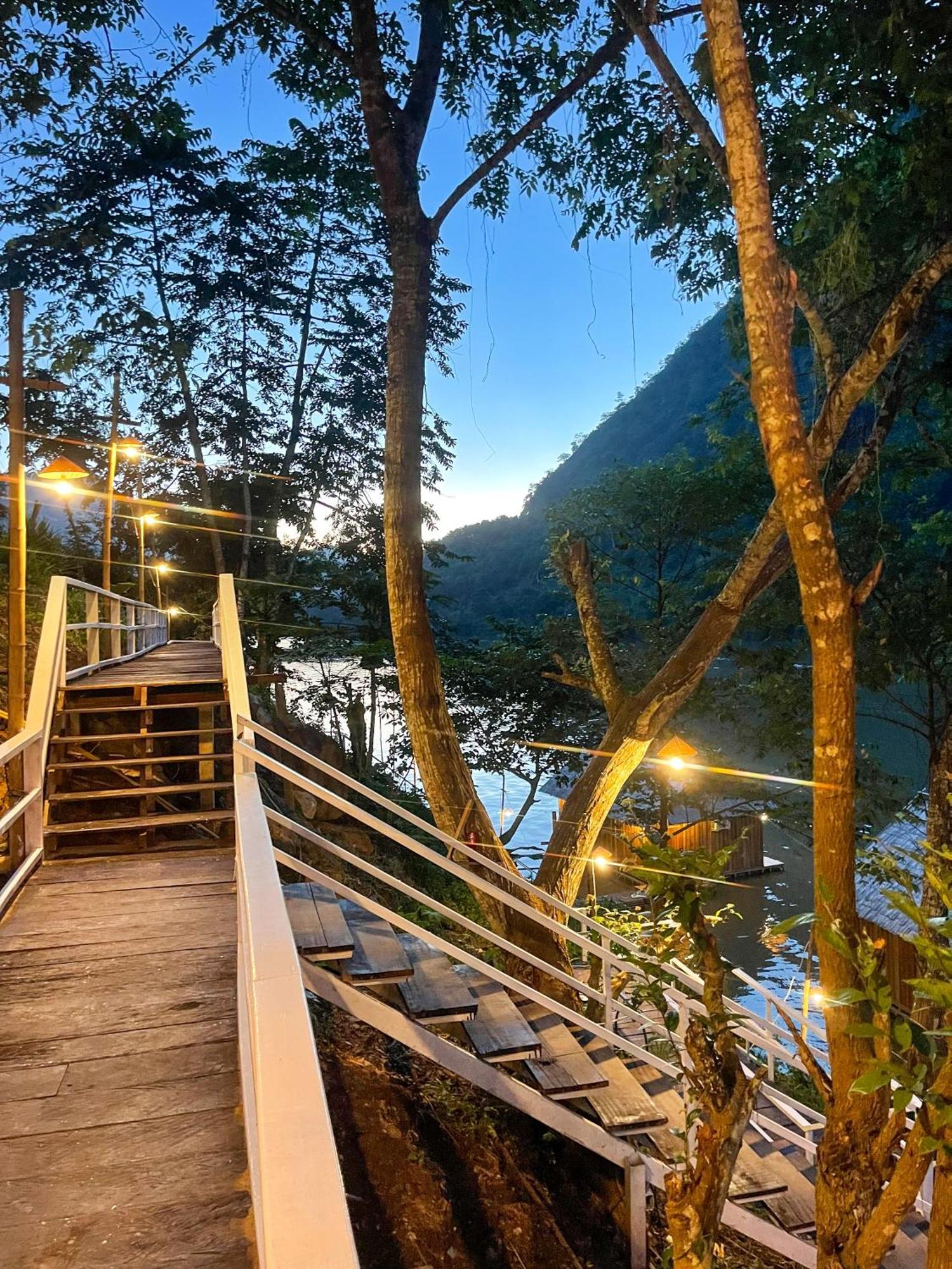 Nongkhiaw The Float House Otel Dış mekan fotoğraf